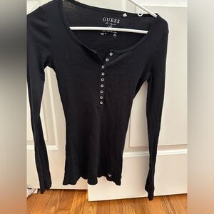 GUESS BUTTON DOWN HENLY LONG SLEEVE TOP
